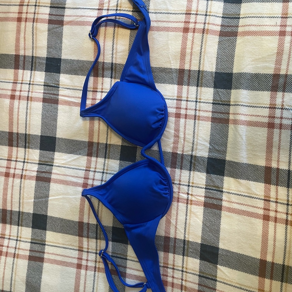🍎2 for 35🍎 
Royal blue bikini top